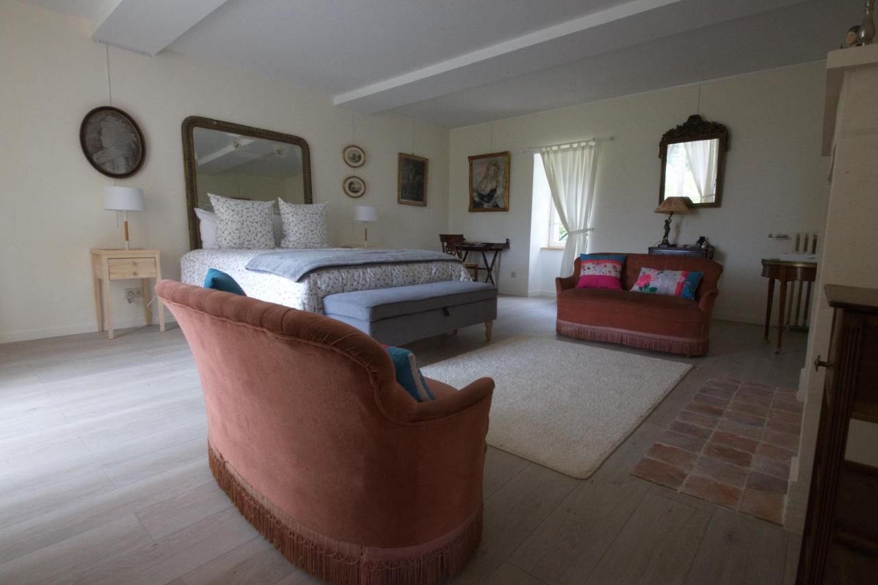 Le Manoir Du Ribardon Bed & Breakfast Neuvy-au-Houlme Eksteriør bilde
