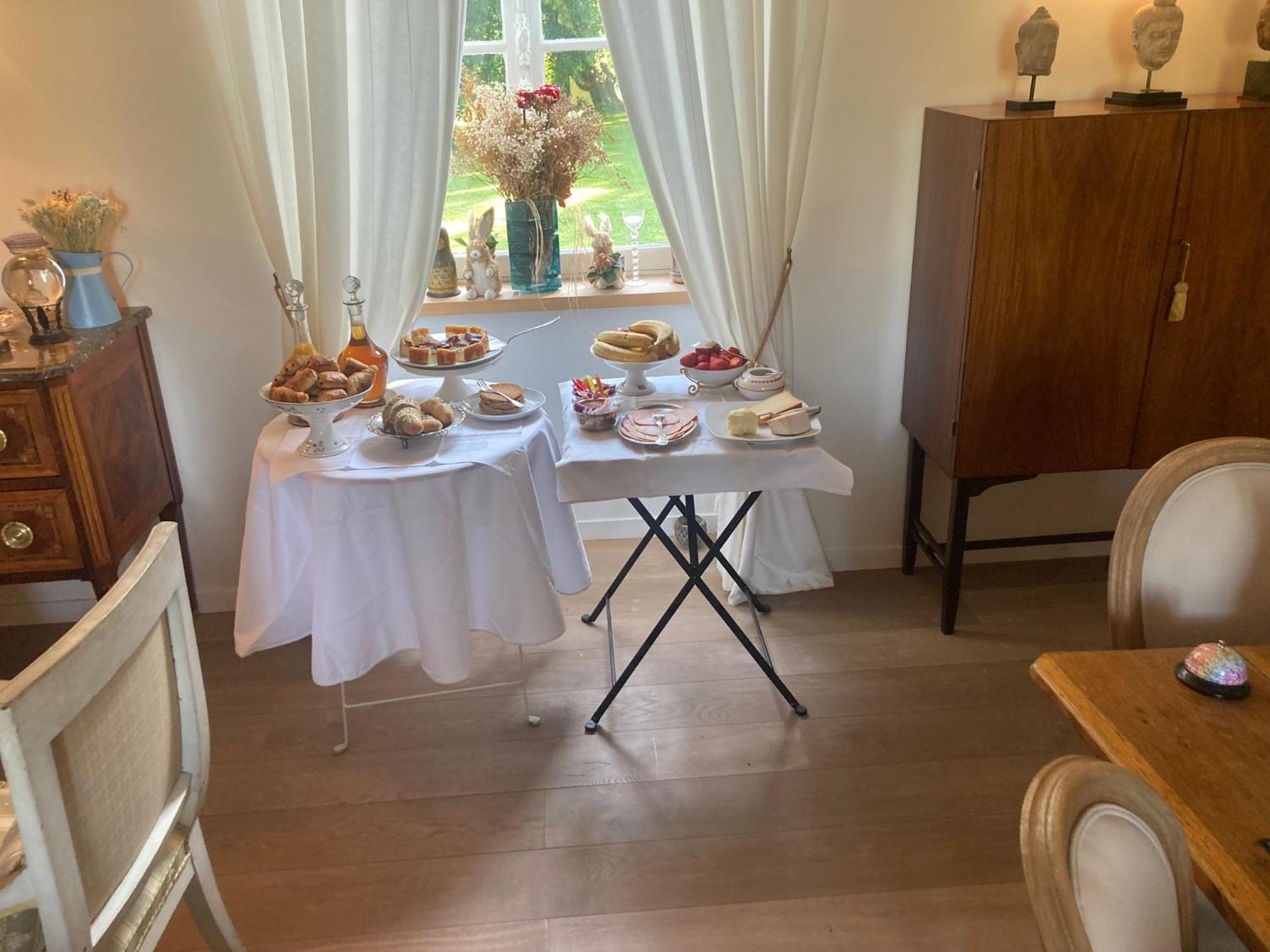 Le Manoir Du Ribardon Bed & Breakfast Neuvy-au-Houlme Eksteriør bilde